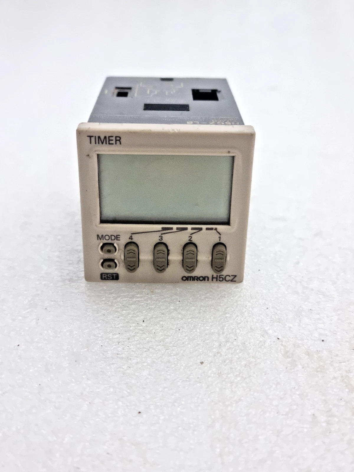 OMRON H5CZ-L8 TIMER H5CZ-L8 (USED)